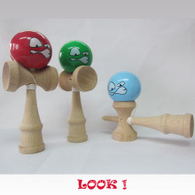 Visage En Bois Anneau Kendama